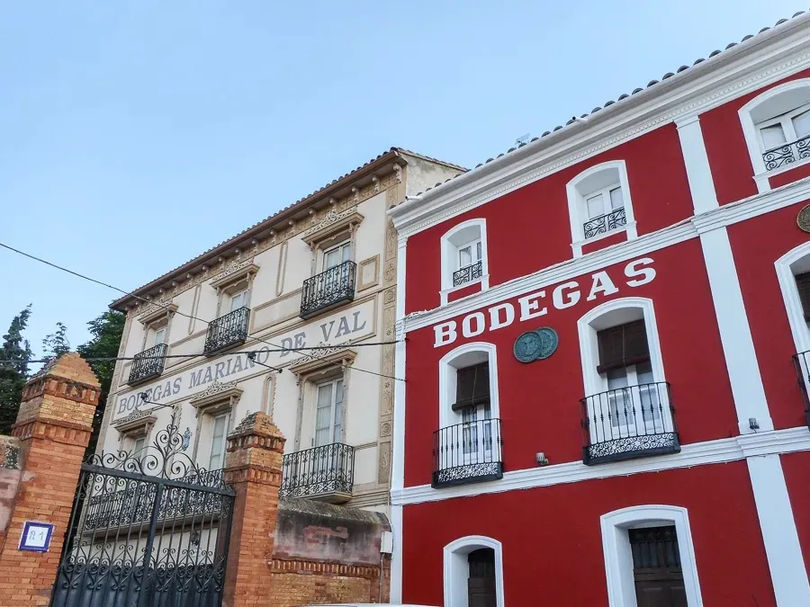 Fachada histórica de Bodegas Jaime